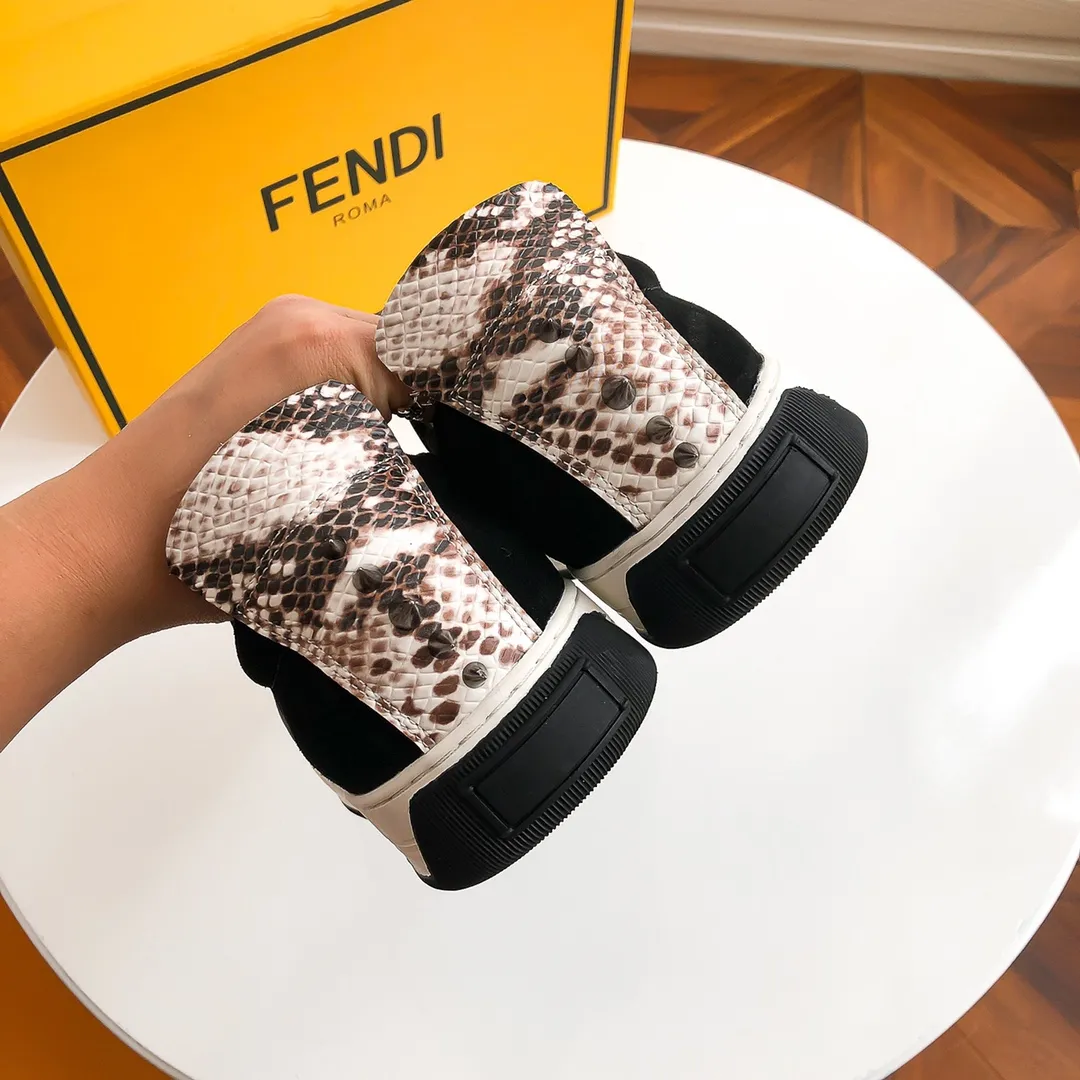 Factory price: 380💰 FENDI* Fendi Classic Shoe Series F Family Little Monster The upper is made of high-quality frosted cowhide, the sheepskin lining is soft and comfortable, the open-molded outsole is a versatile fashion men's shoe, size 38-44